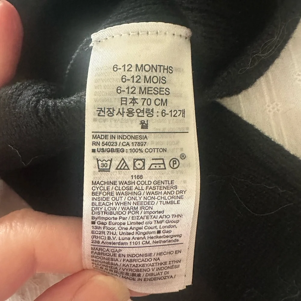 White House Black Market Monochrome Floral Top - Picture 3 of 6